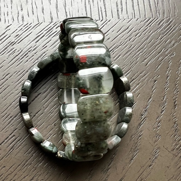 African blood soft bangle - Picture 2 of 5